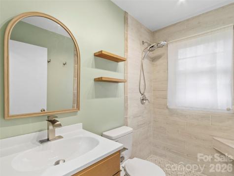 309 Presnell Street Burnsville NC 28714