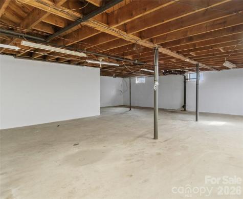 309 Presnell Street Burnsville NC 28714