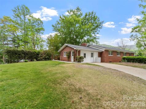 309 Presnell Street Burnsville NC 28714