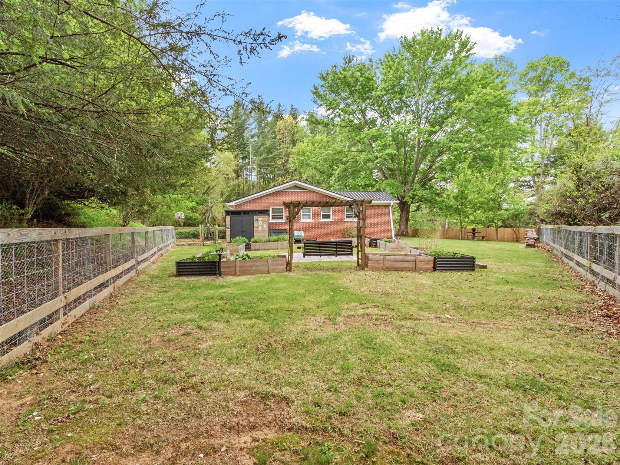 309 Presnell Street Burnsville NC 28714