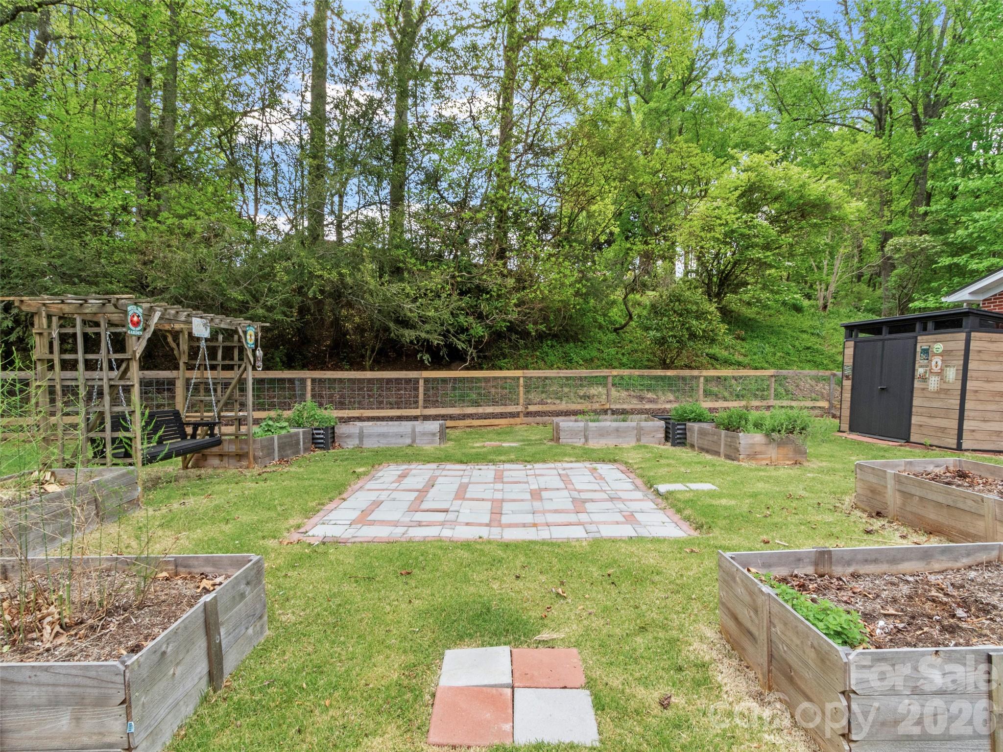 309 Presnell Street Burnsville NC 28714