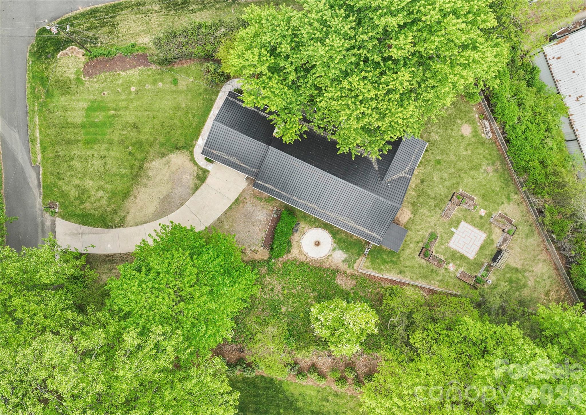 309 Presnell Street Burnsville NC 28714