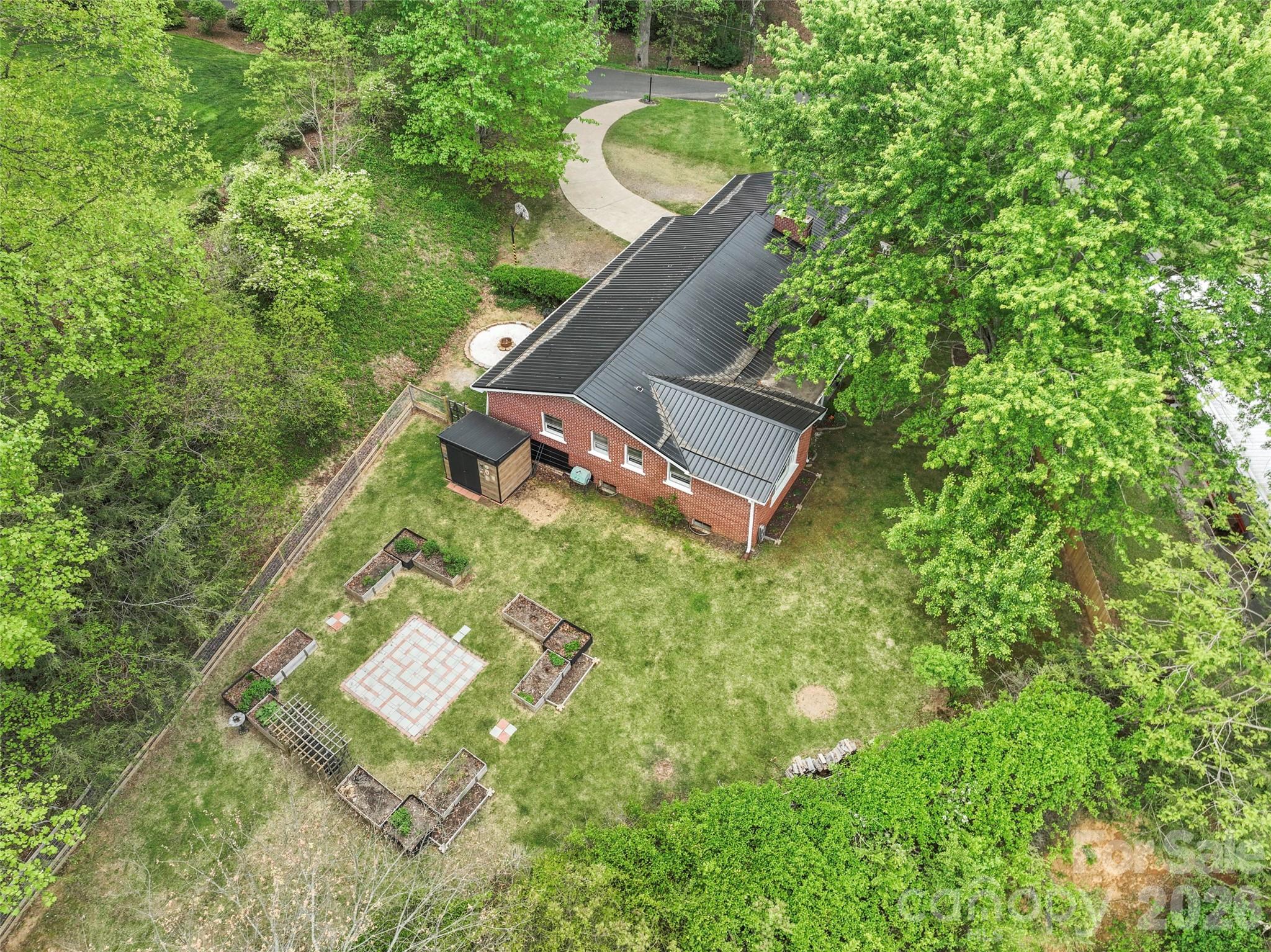 309 Presnell Street Burnsville NC 28714