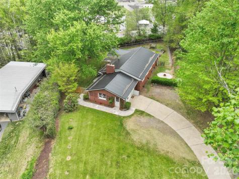 309 Presnell Street Burnsville NC 28714