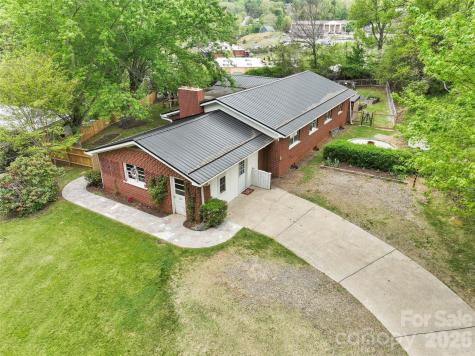 309 Presnell Street Burnsville NC 28714