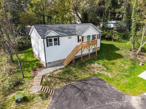 12 Holcombe Road Candler NC 28715