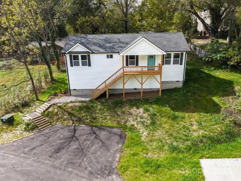 12 Holcombe Road Candler NC 28715