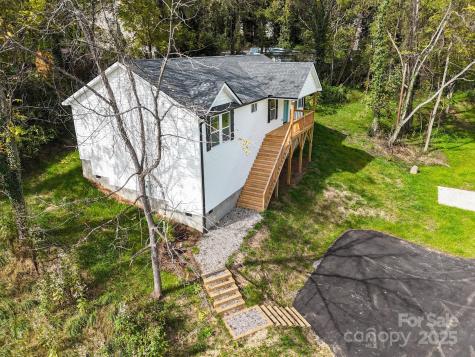 12 Holcombe Road Candler NC 28715