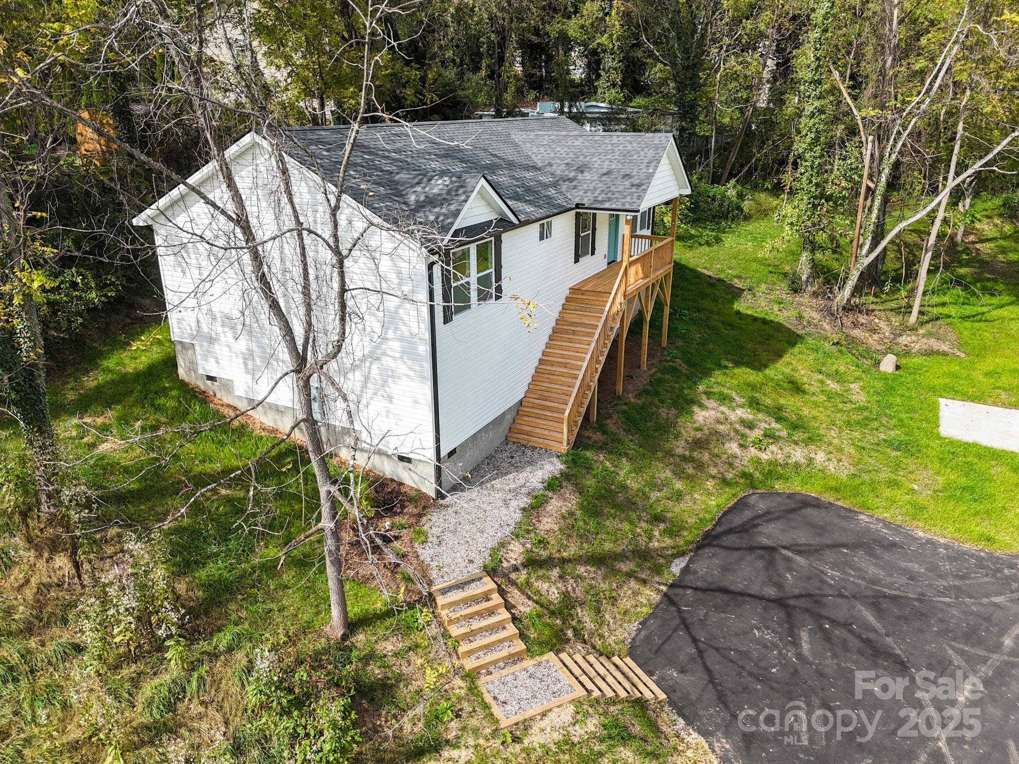 12 Holcombe Road Candler NC 28715