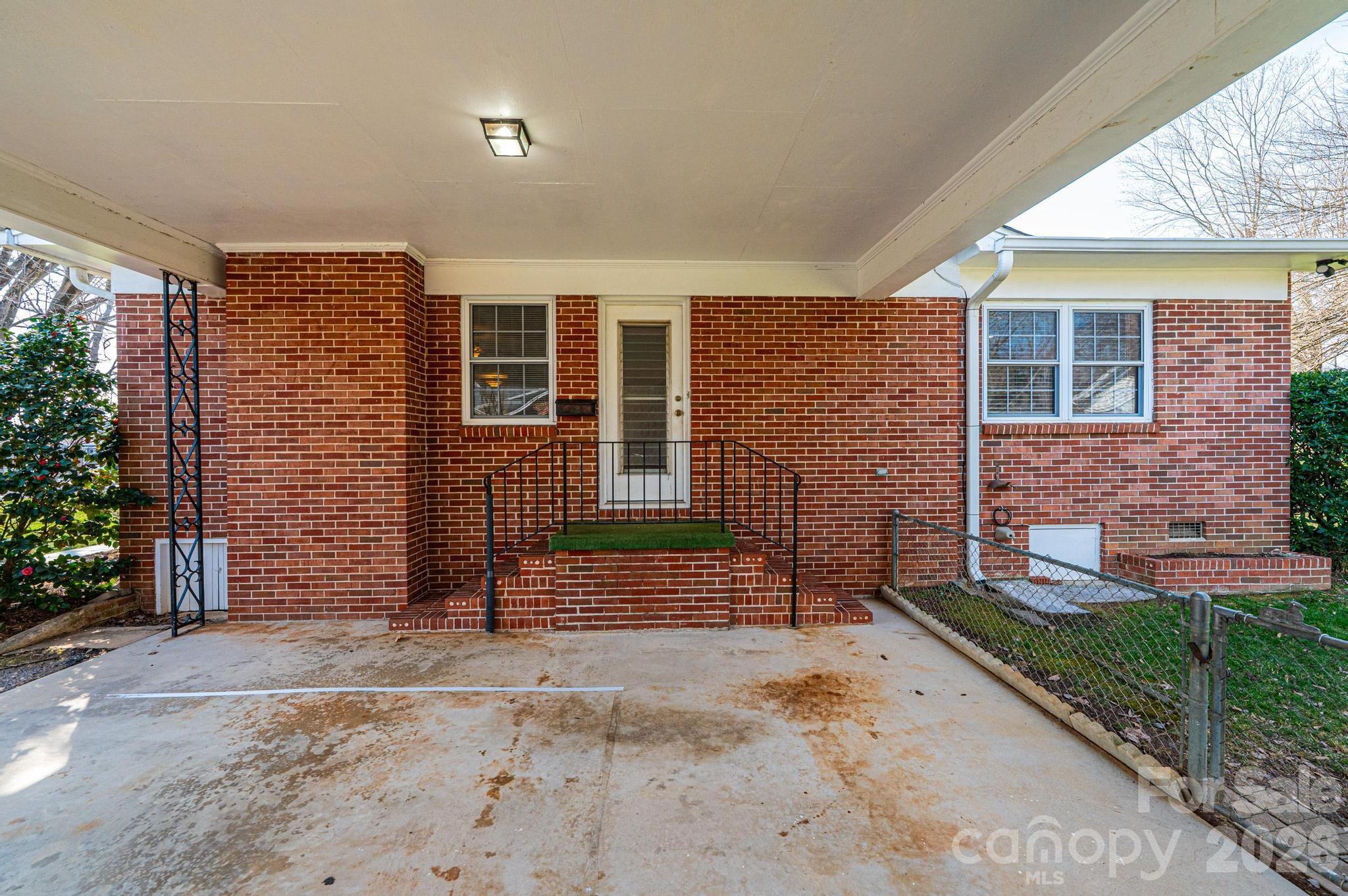 1425 5th Street NE Hickory NC 28601