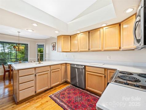 811 Sunlight Ridge Hendersonville NC 29792