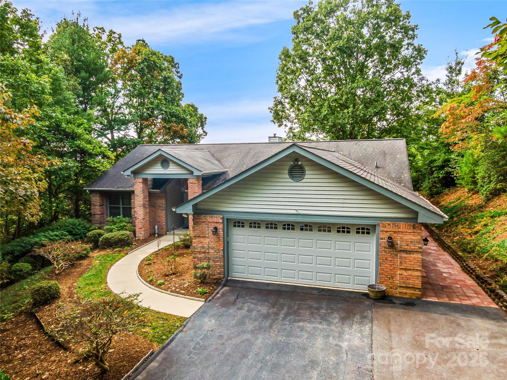 811 Sunlight Ridge Hendersonville NC 29792