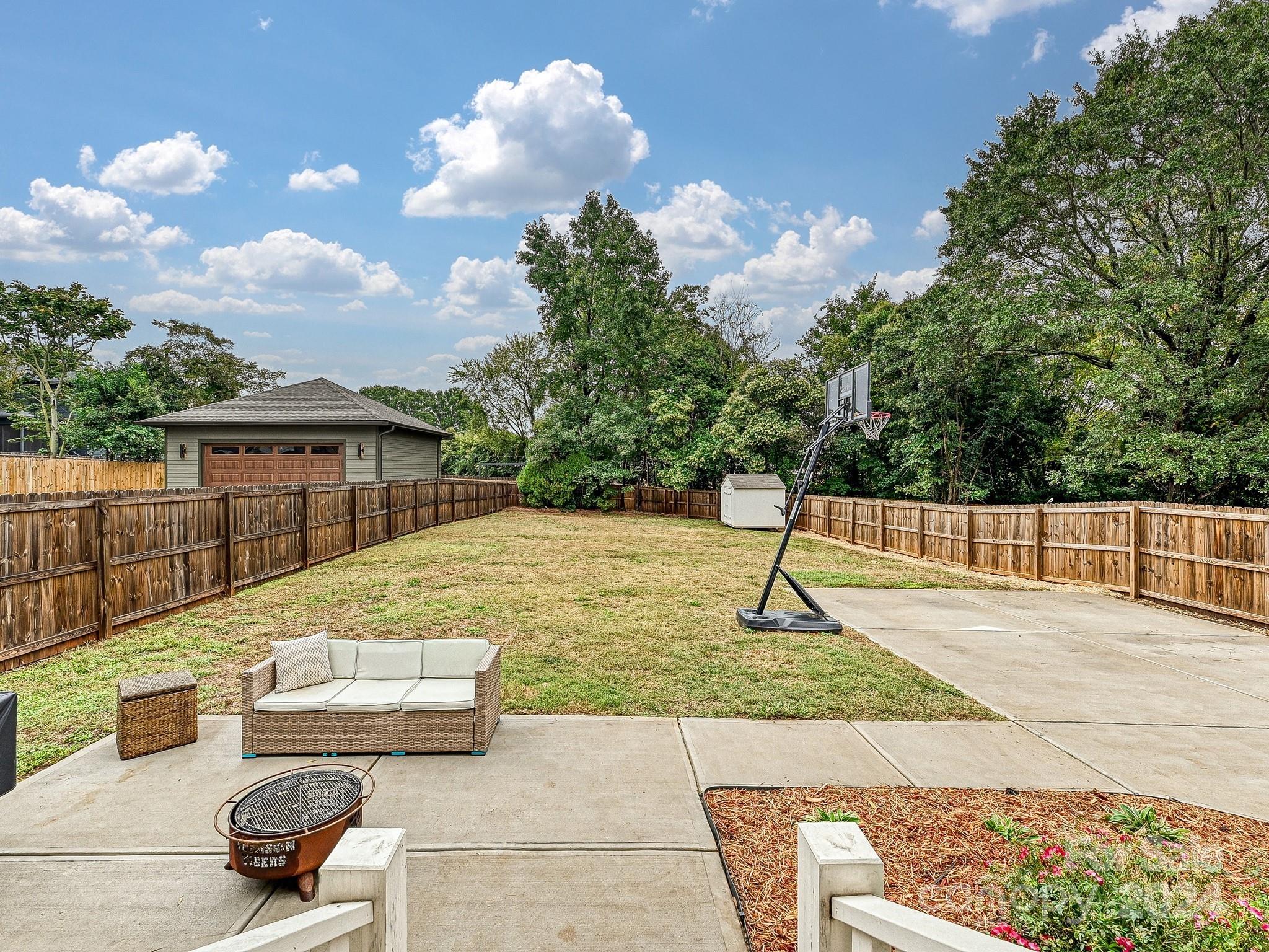 823 Tennyson Drive Charlotte NC 28208