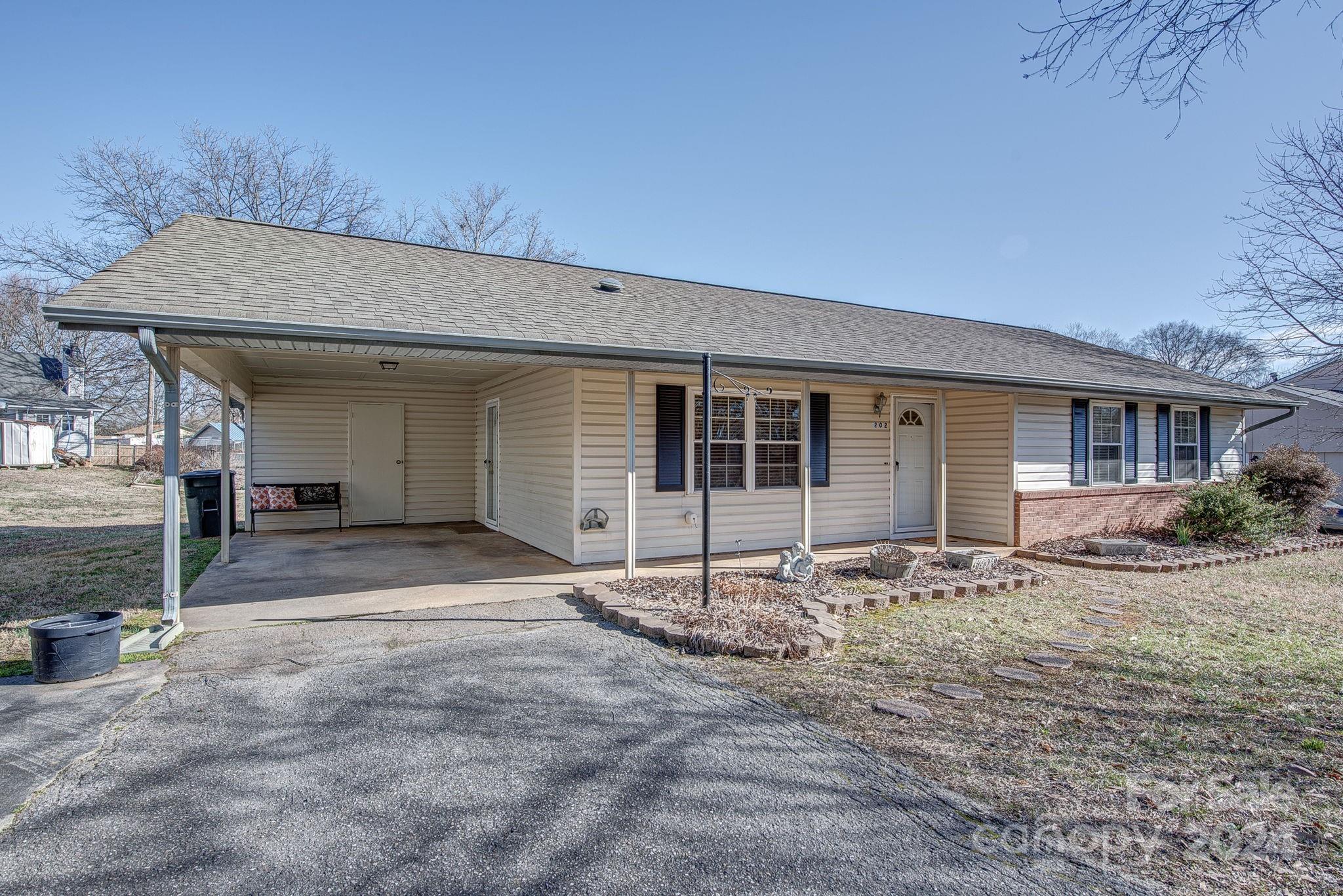 202 King Henry Lane Gastonia NC 28056