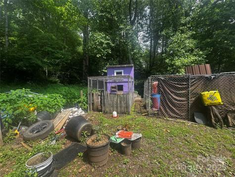193 Green Cove Road Bakersville NC 28705