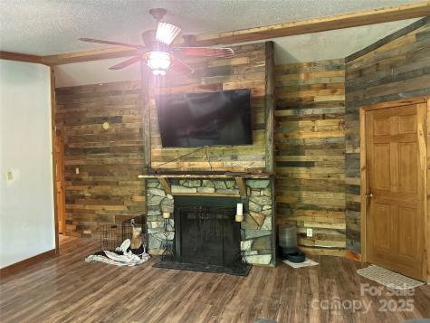 193 Green Cove Road Bakersville NC 28705