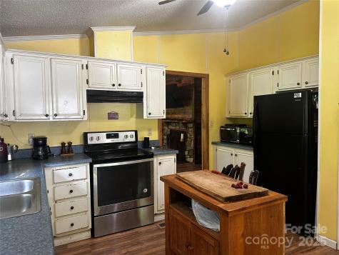 193 Green Cove Road Bakersville NC 28705