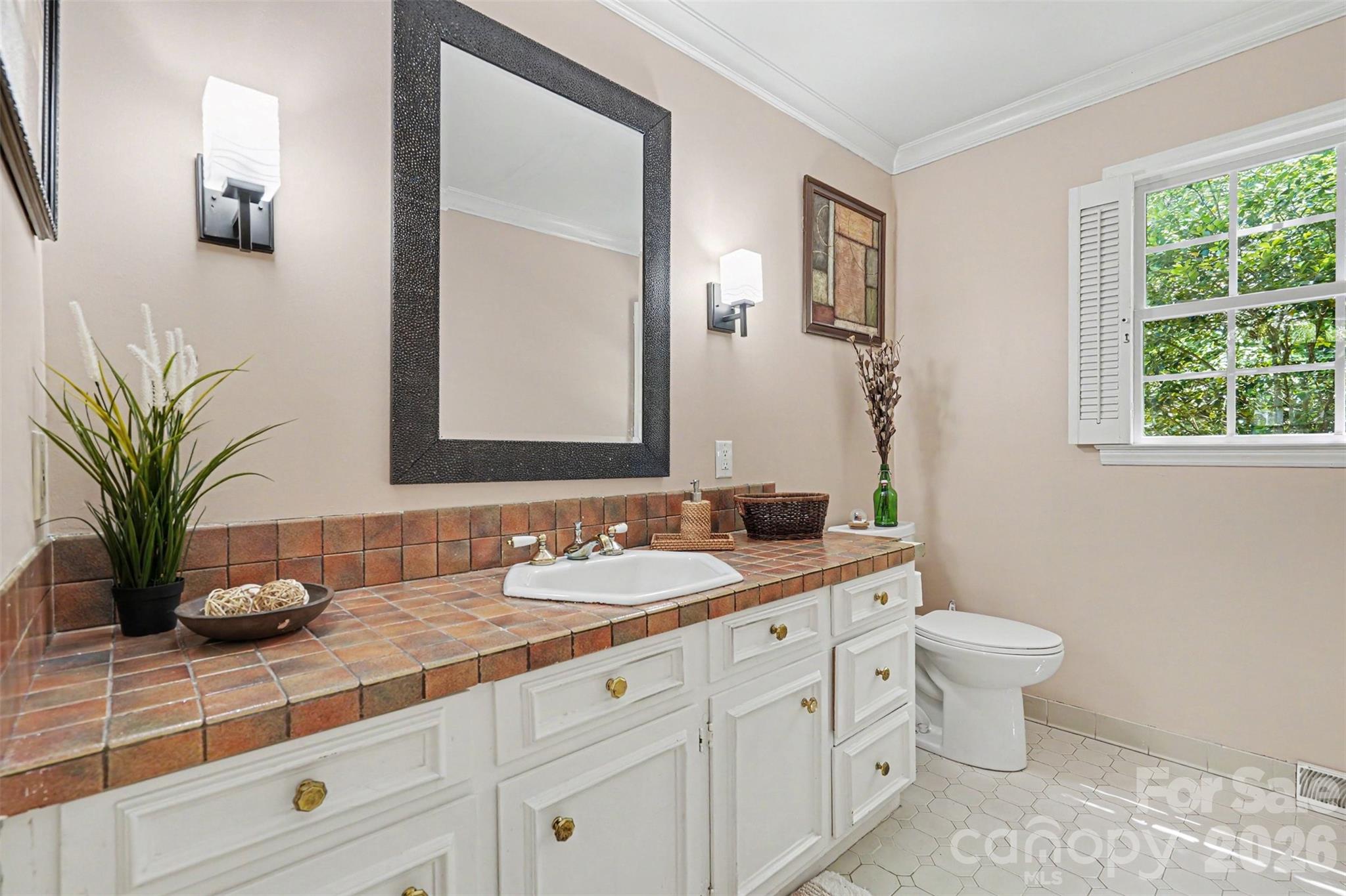 5812 Camelot Drive Charlotte NC 28270