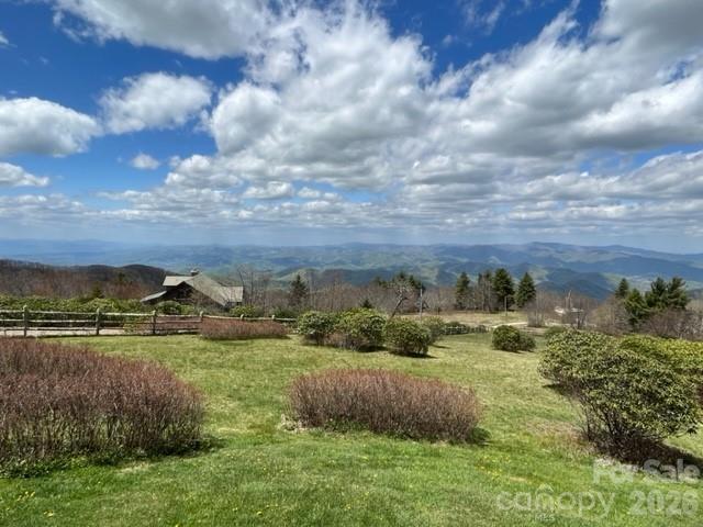 143 Daniel Boone Trail Burnsville NC 28714
