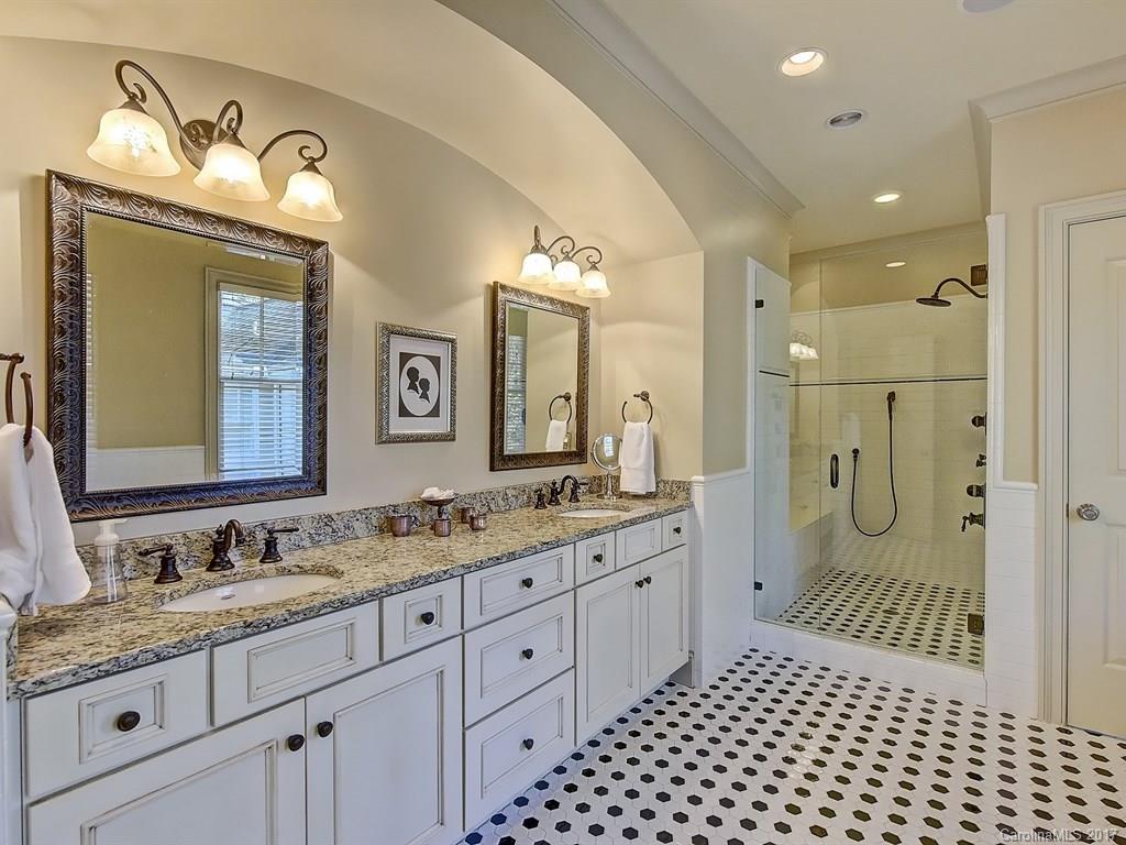 2241 Malvern Road Charlotte NC 28207