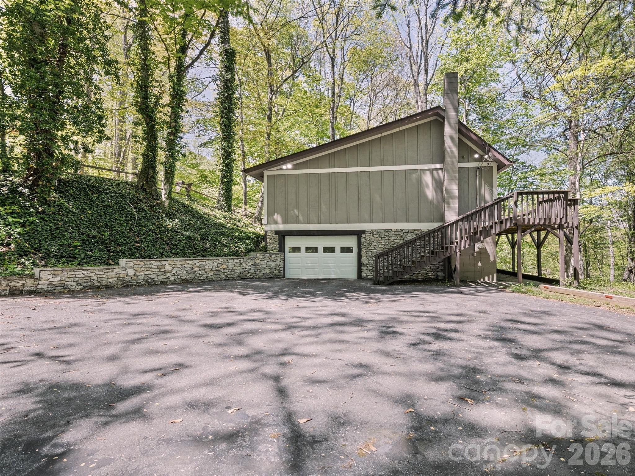 662 Locust Drive Maggie Valley NC 28751