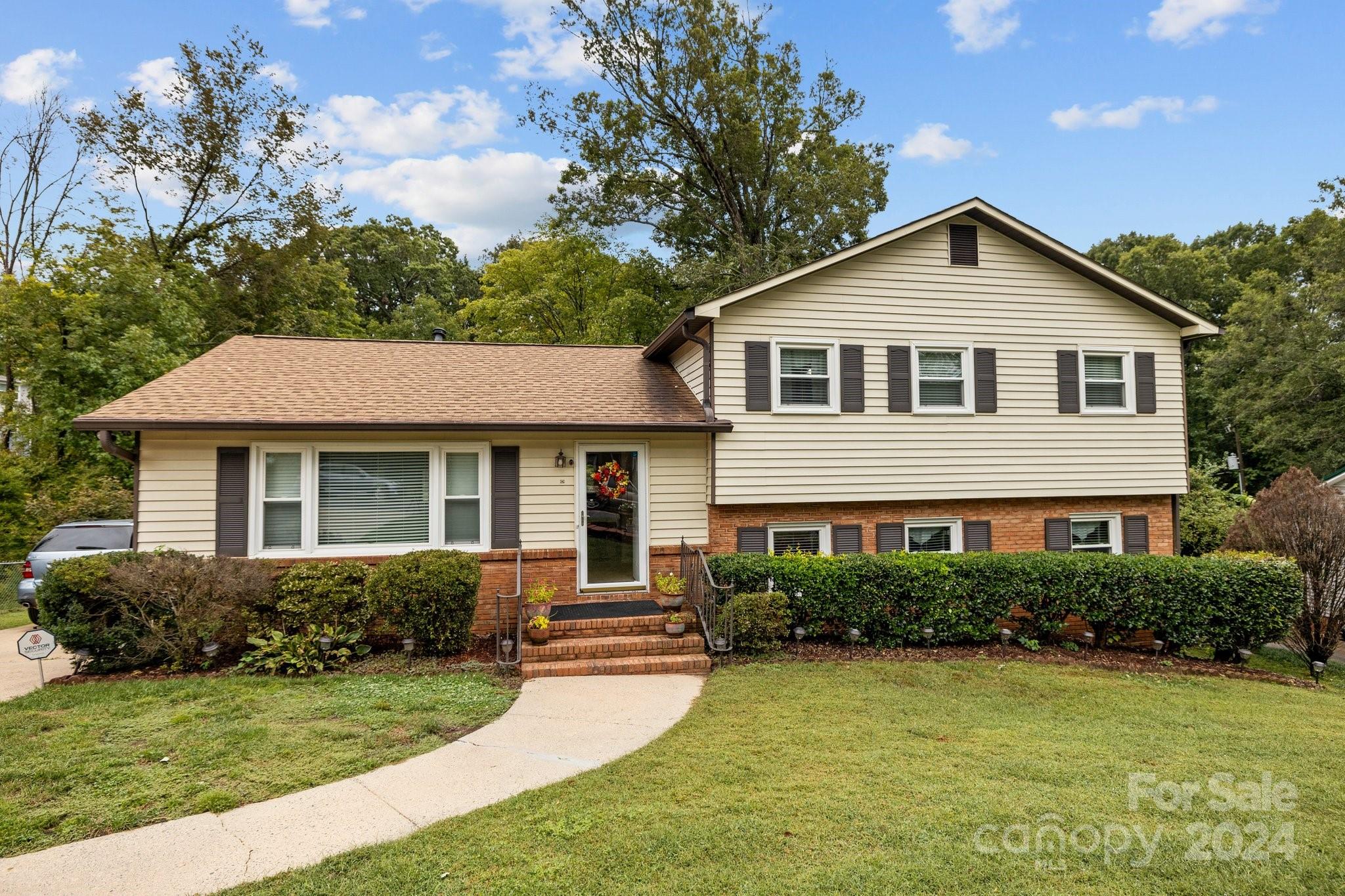 725 Pineborough Road Charlotte NC 28212