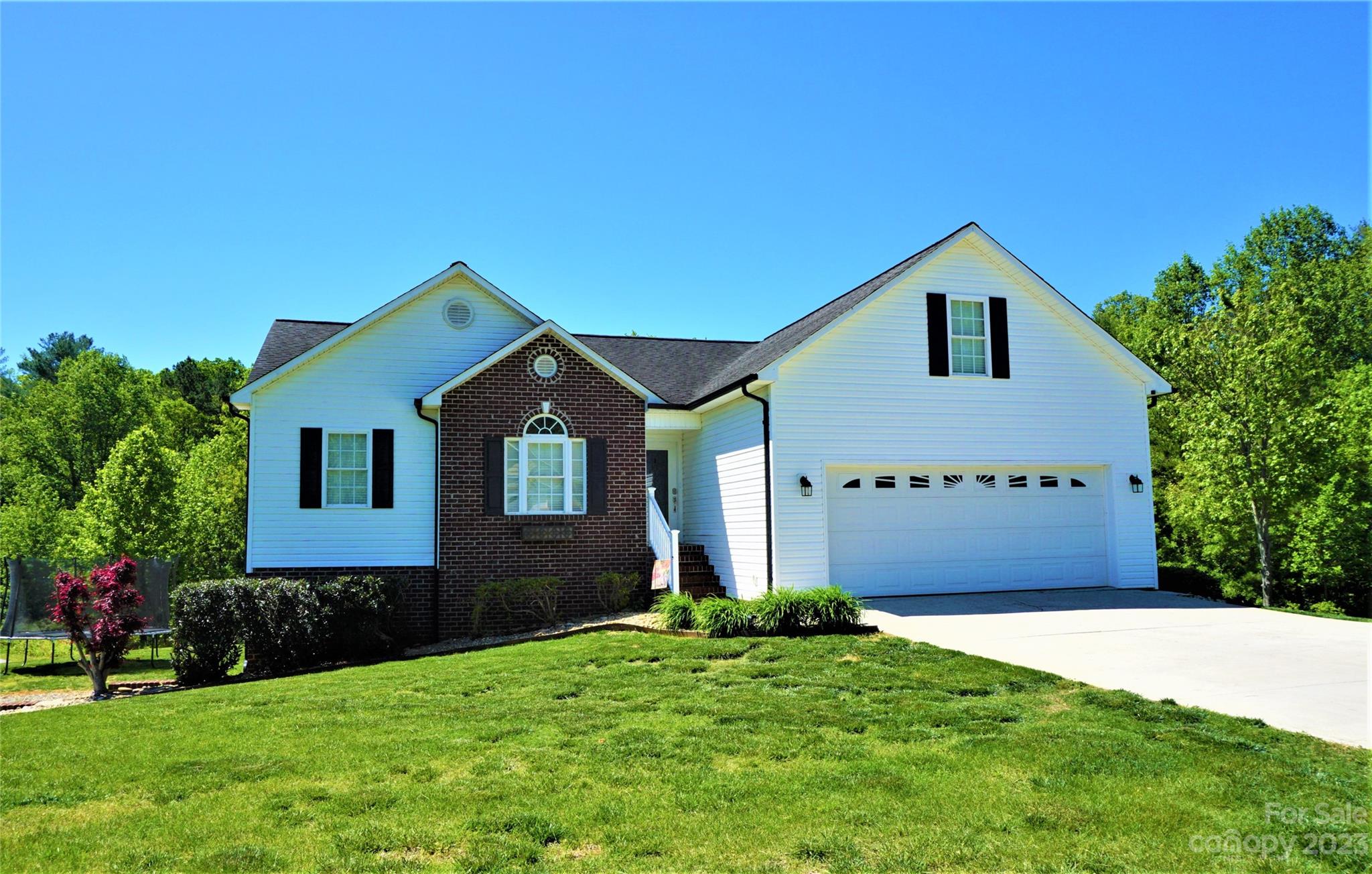 2492 Harvest Drive Hickory NC 28601