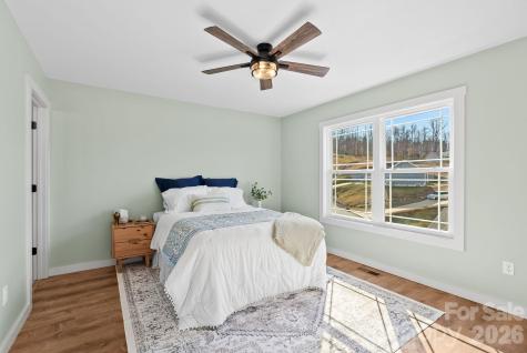 56 White Oak Place Mars Hill NC 28754