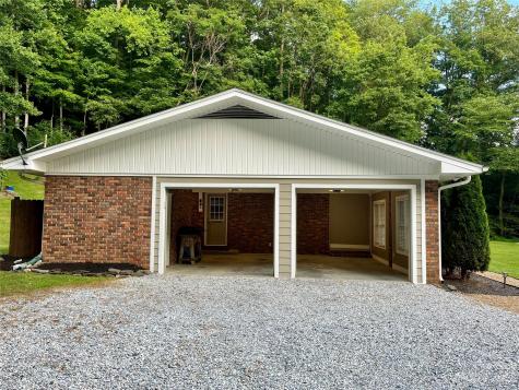 2015 S 226 Highway Bakersville NC 28705