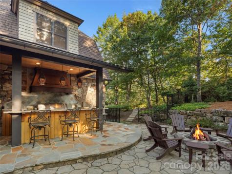 1946 White Tree Trail Arden NC 28704