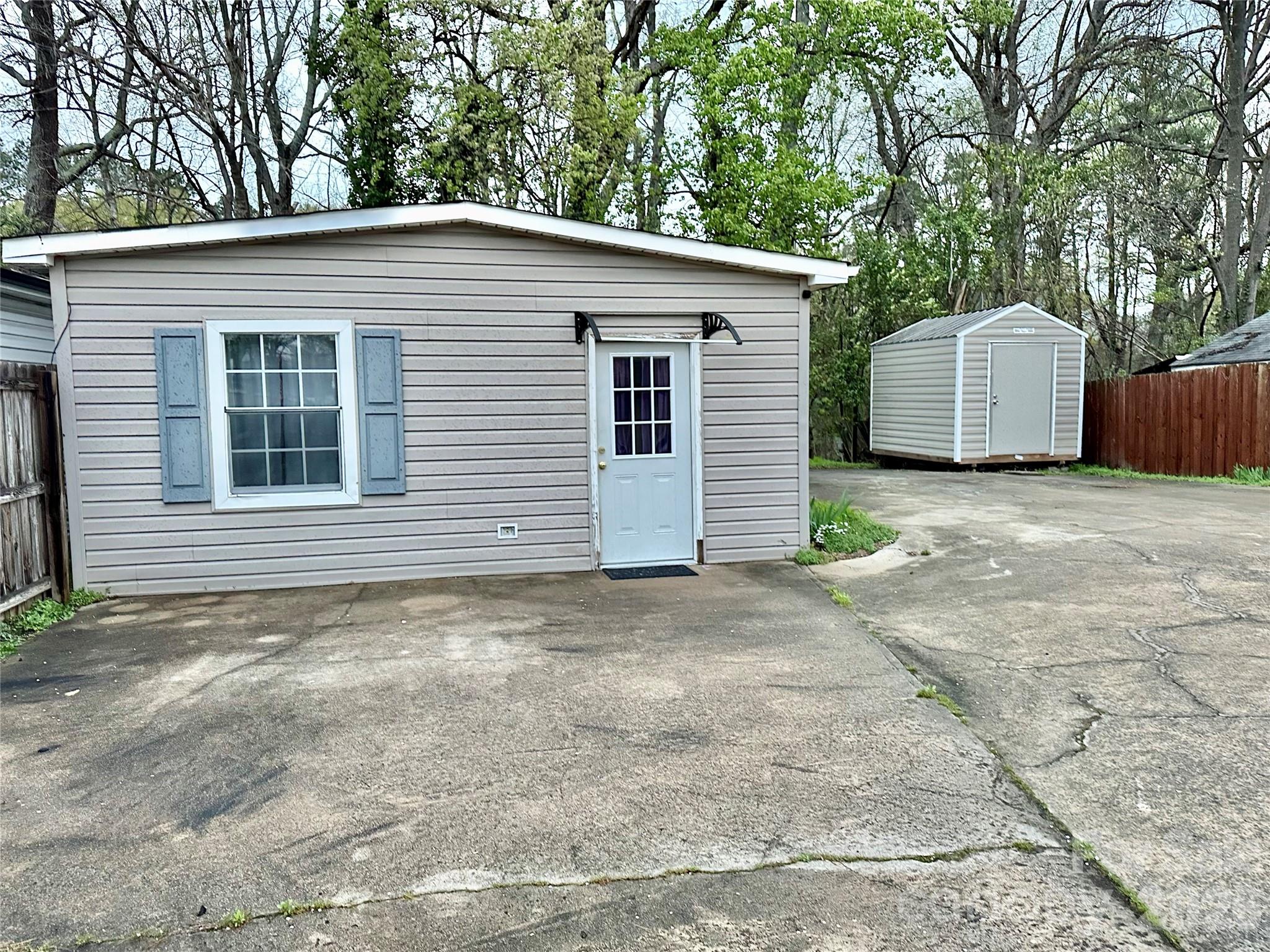 1912 Graham Street Gastonia NC 28052