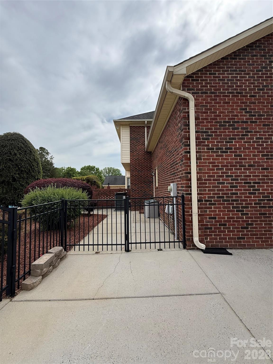 8219 Deer Drive Harrisburg NC 28075