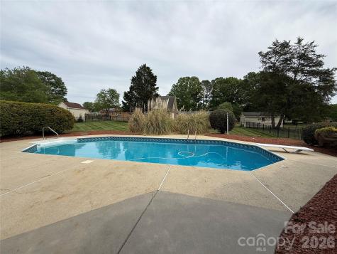 8219 Deer Drive Harrisburg NC 28075