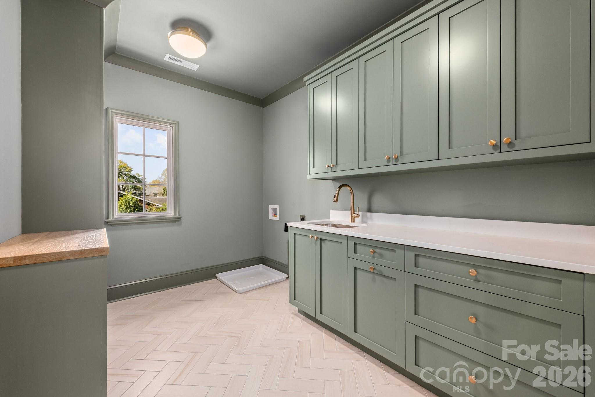 221 N Canterbury Road Charlotte NC 28211