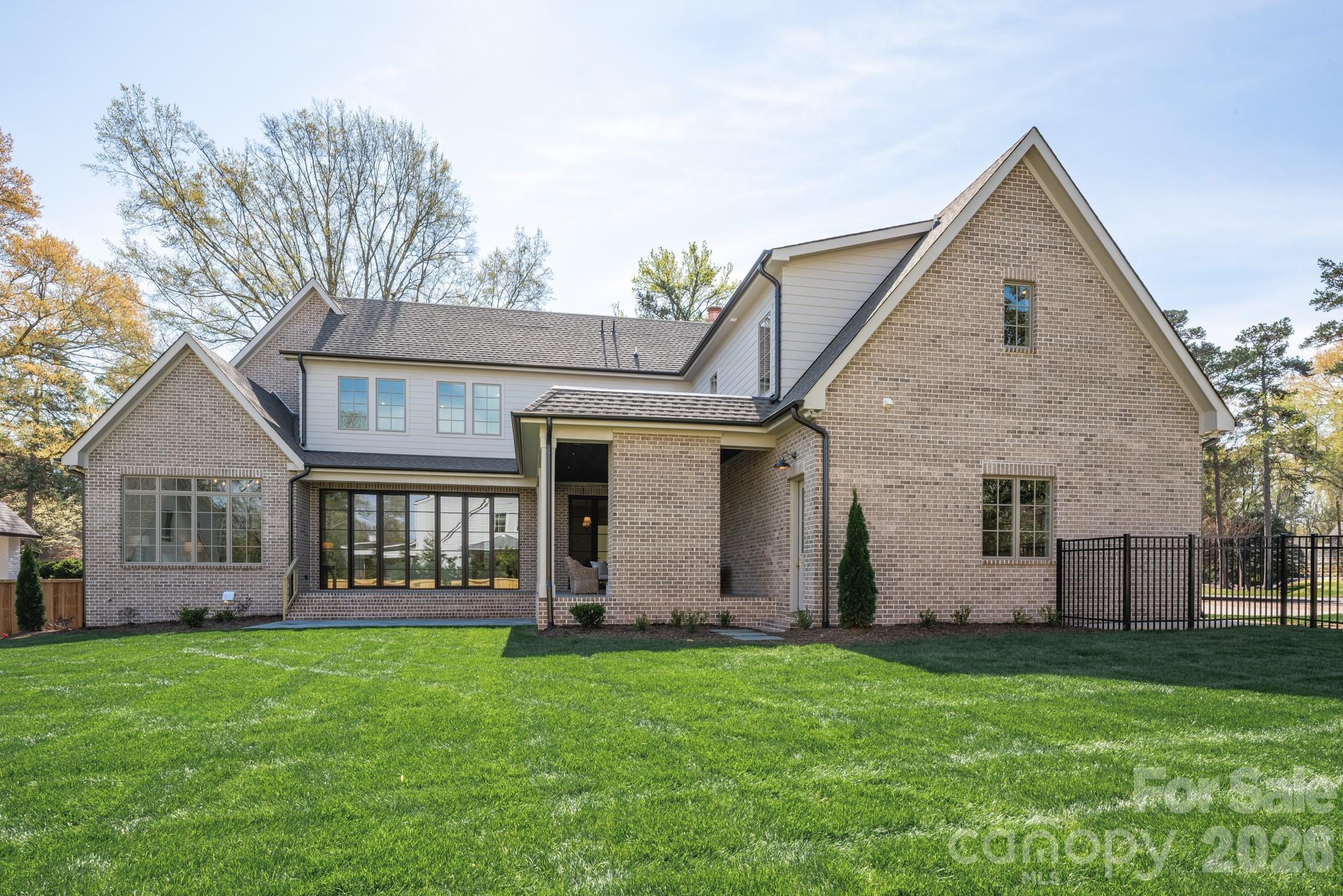 221 N Canterbury Road Charlotte NC 28211
