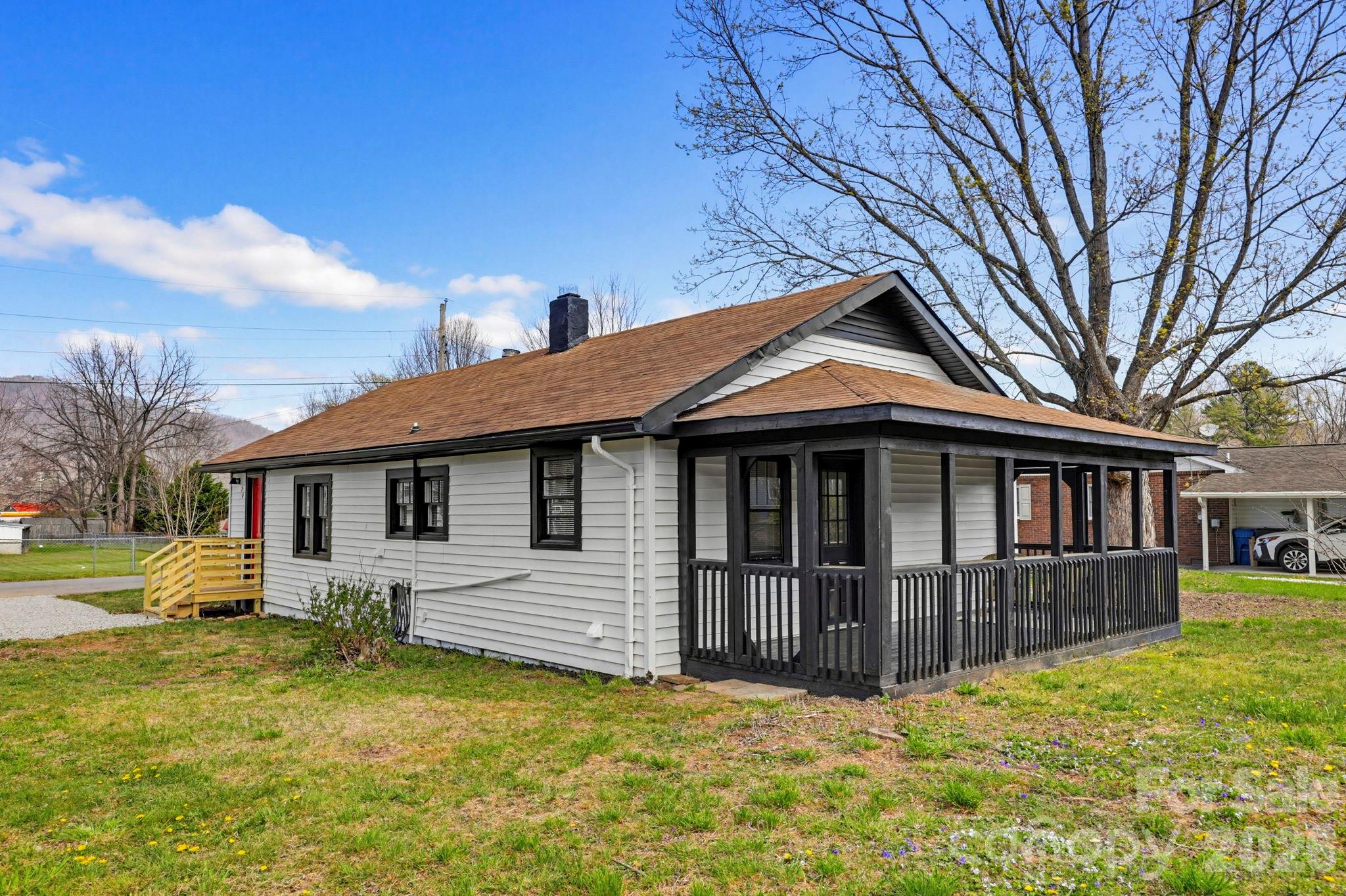 26 Francis Street Waynesville NC 28786