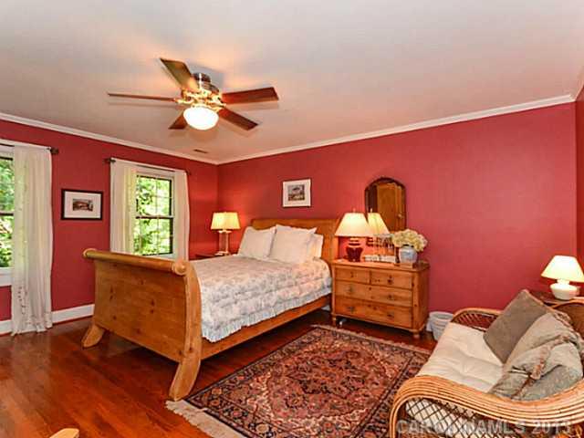 1500 Runnymede Lane Charlotte NC 28211