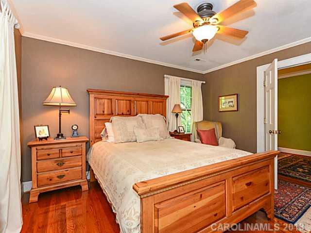 1500 Runnymede Lane Charlotte NC 28211
