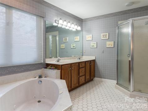 2 Bent Tree Drive Asheville NC 28803