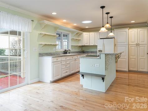 113 5th Street Black Mountain NC 28711