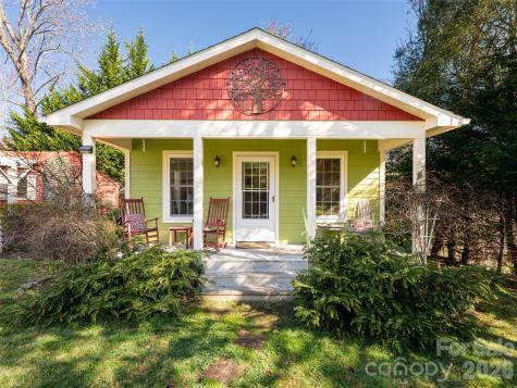 113 5th Street Black Mountain NC 28711