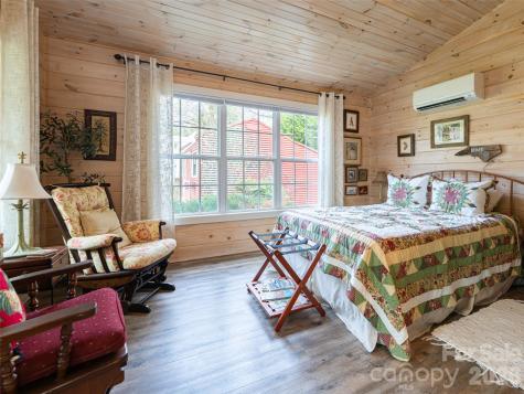 113 5th Street Black Mountain NC 28711