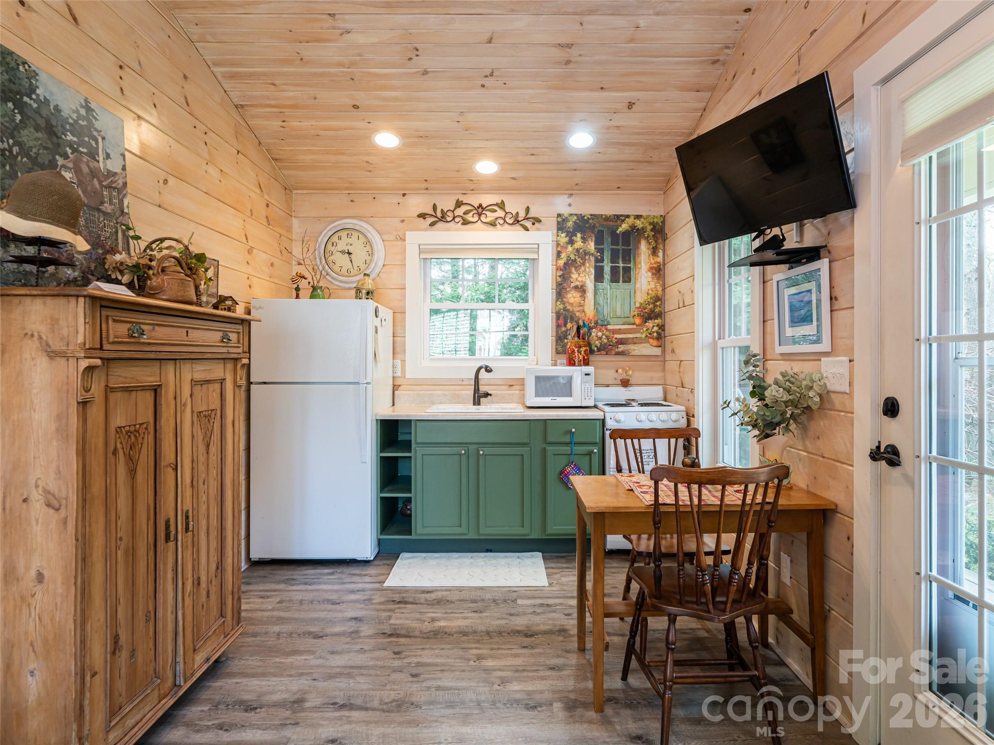 113 5th Street Black Mountain NC 28711