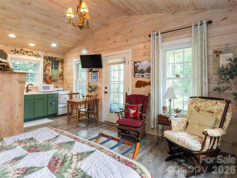 113 5th Street Black Mountain NC 28711