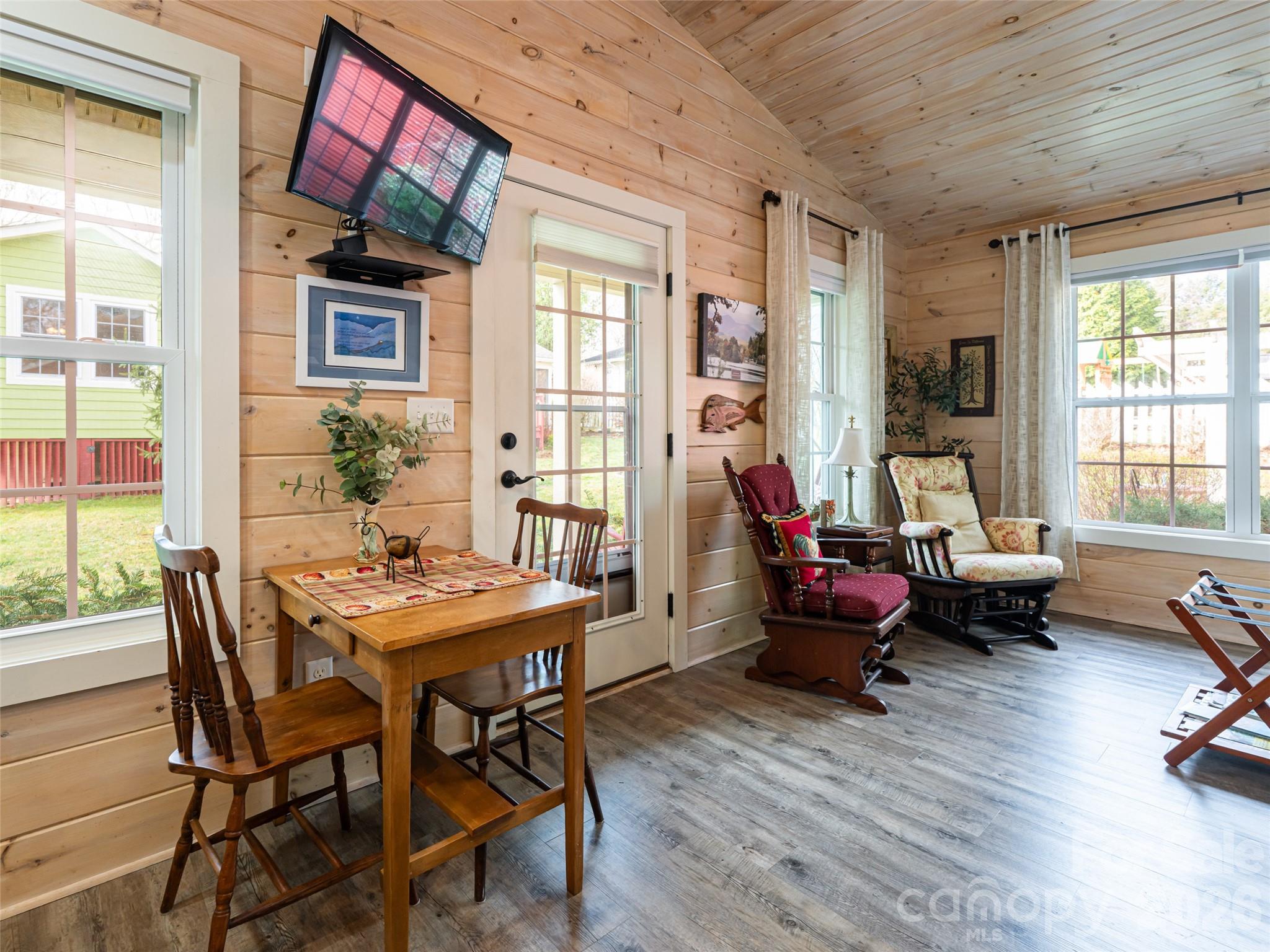 113 5th Street Black Mountain NC 28711