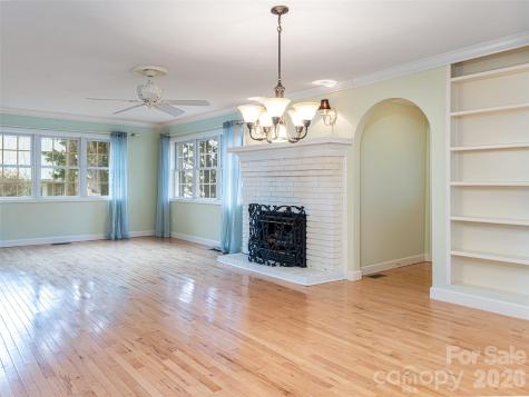 113 5th Street Black Mountain NC 28711