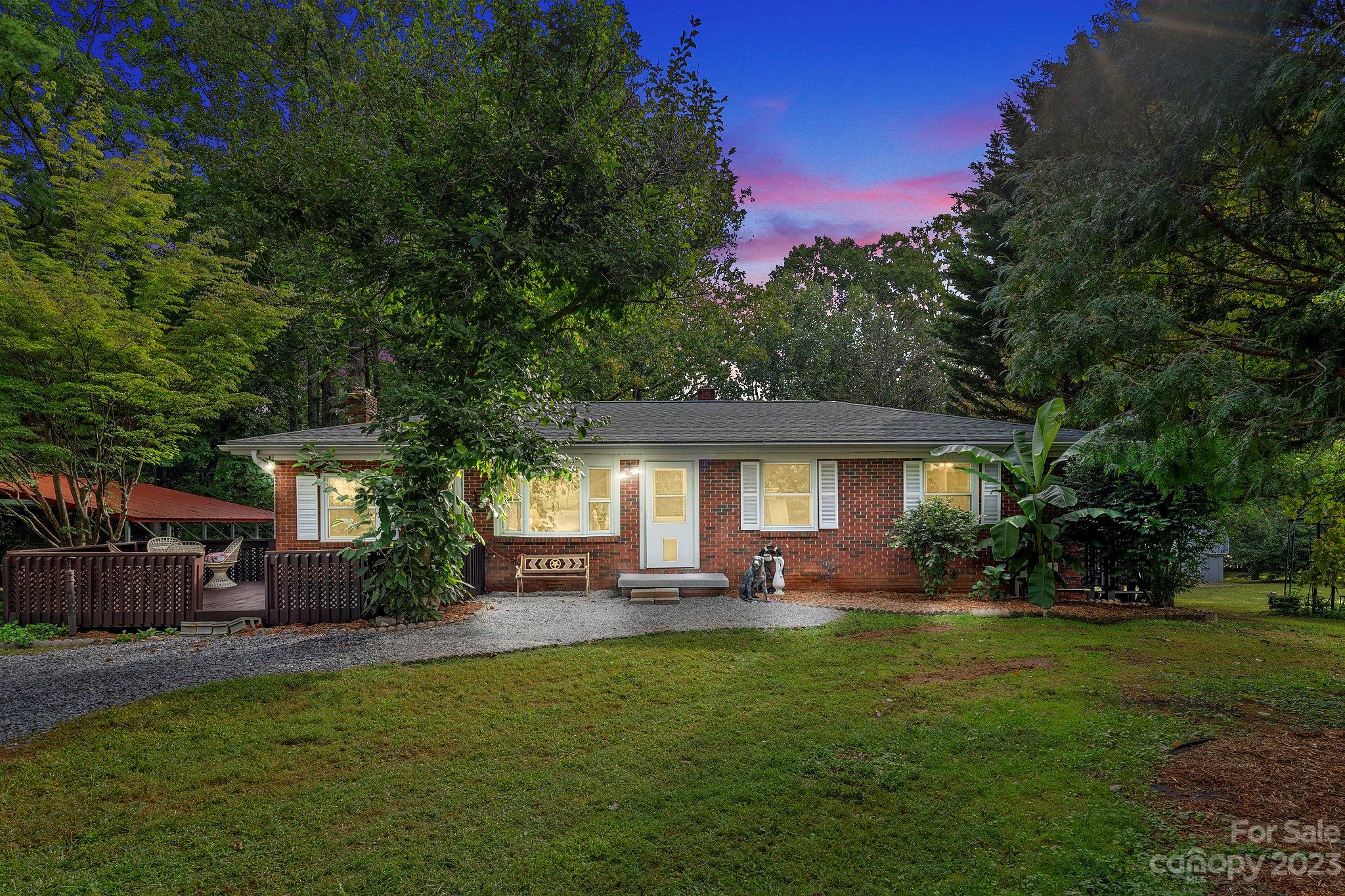24 Vernon Lois Lane Swannanoa NC 28778