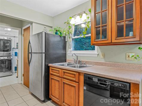5 West Cove Street Weaverville NC 28787