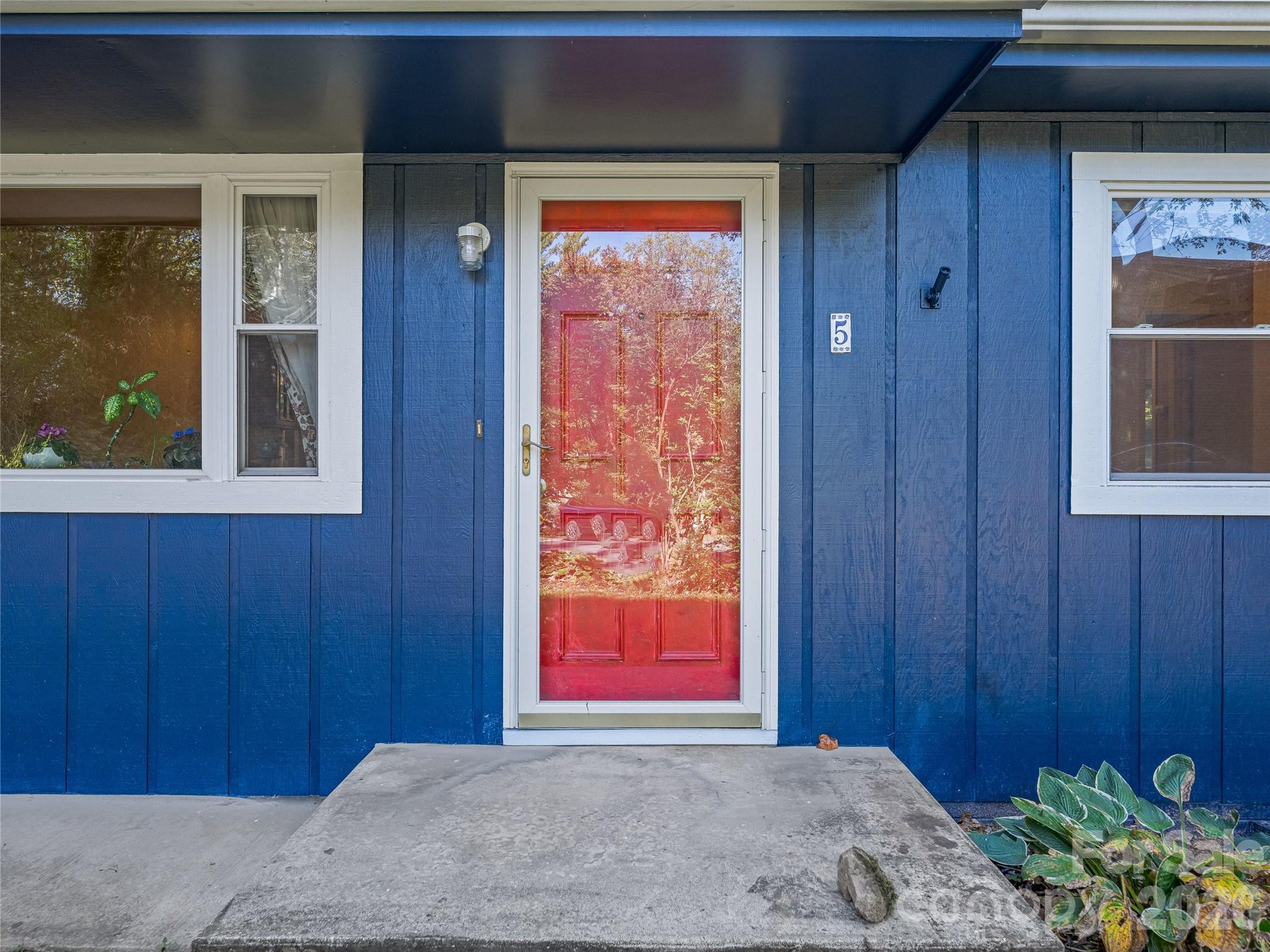 5 West Cove Street Weaverville NC 28787