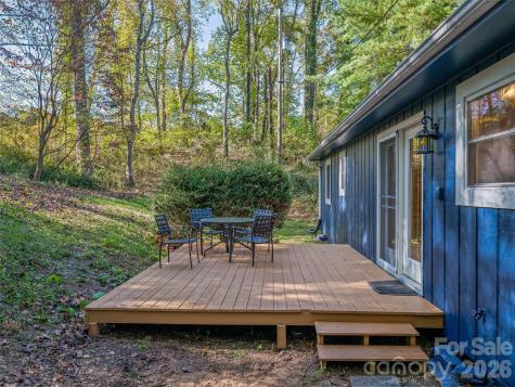 5 West Cove Street Weaverville NC 28787
